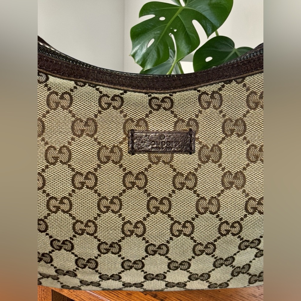 Gucci GG Canvas Half Moon Crossbody Bag - Picture 4 of 13
